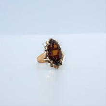 Load the image in the gallery,Bague en or rose sertie d&#39;une citrine taille navette
