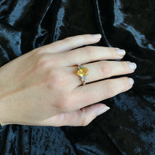 Load the image in the gallery,Bague Vintage Donatella ◾ Argent, citrine et topazes blanches
