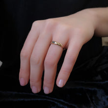 Load the image in the gallery,Bague Vintage fantaisie Andromaque ◾ Cristal noir
