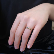 Load the image in the gallery,Bague Vintage fantaisie Andromaque ◾ Cristal noir
