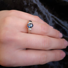 Load the image in the gallery,Bague Fantaisie Nausicaa ◾ Cristaux blancs et bleu
