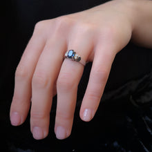 Load the image in the gallery,Bague Fantaisie Nausicaa ◾ Cristaux blancs et bleu
